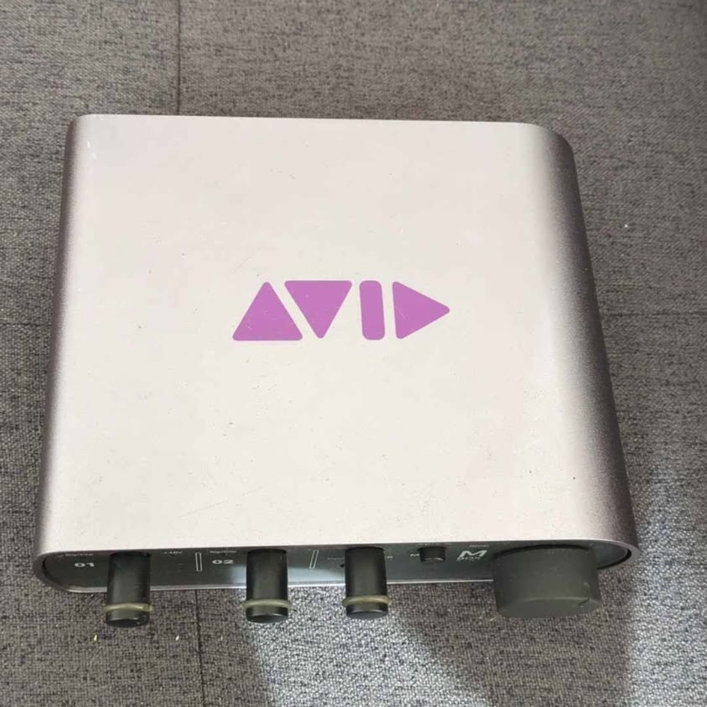 Avid M Box Mini Audio Interface - Picture 2 of 3